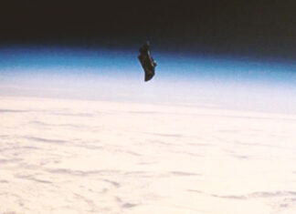 Caballero Negro: El Satélite Extraterrestre